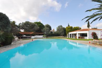 Villa for sale in Markopoulo.
